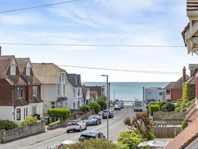 Flat for sale in Seaford, Iford