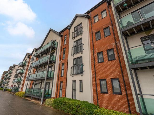Flat for sale in Wales