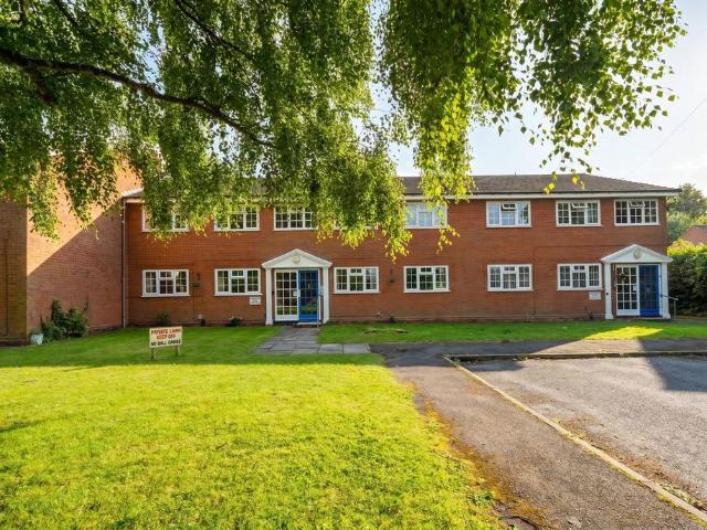 Flat for sale in Solihull Lodge, West Midlands