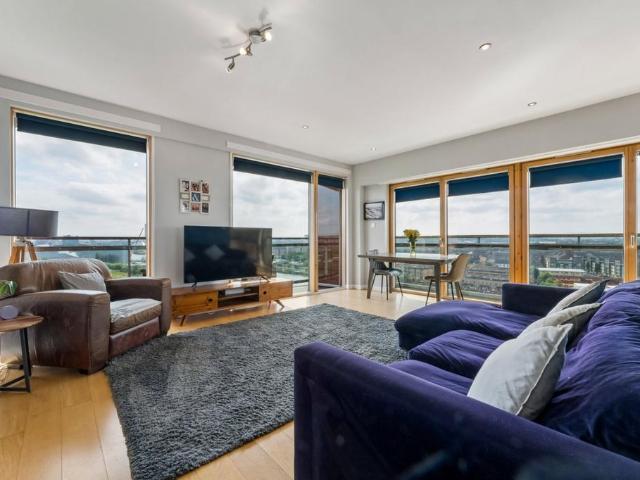 Flat for sale in Thornwood, Partick