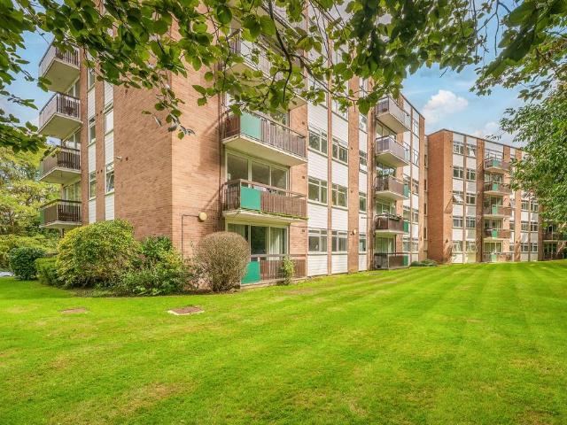 Flat for sale in Chislehurst, Greater London