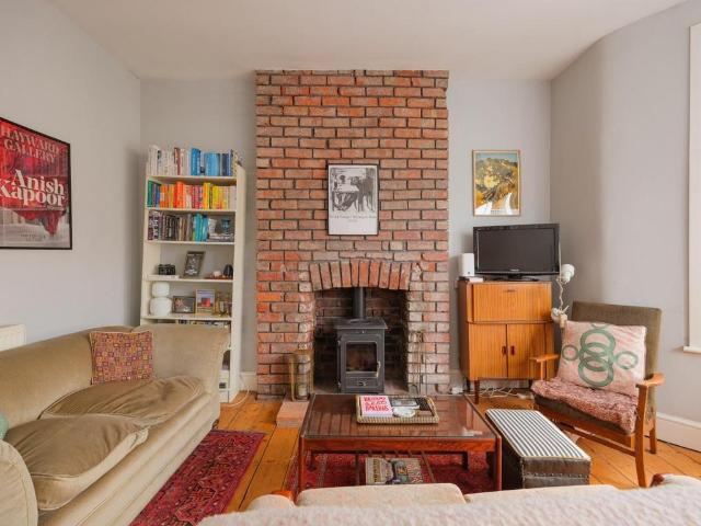 Flat for sale in Crew's Hole, Bristol