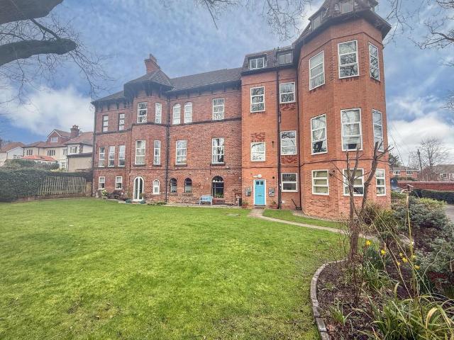 Flat for sale in Claughton, Oxton