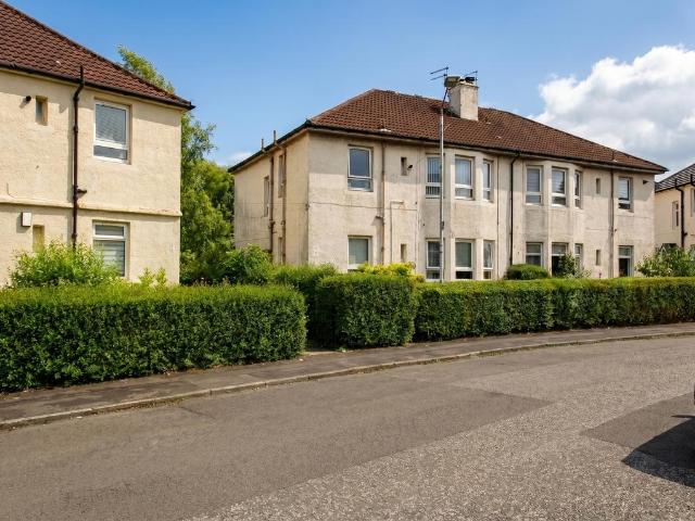 Flat for sale in Whitehaugh, Glenburn