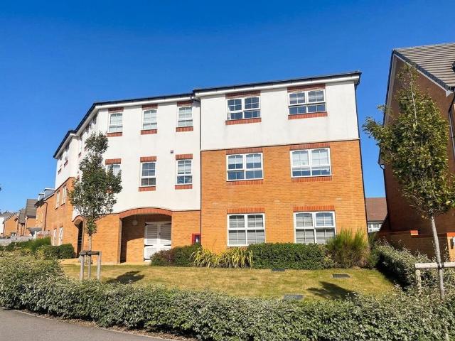 Flat for sale in Peacehaven, Iford
