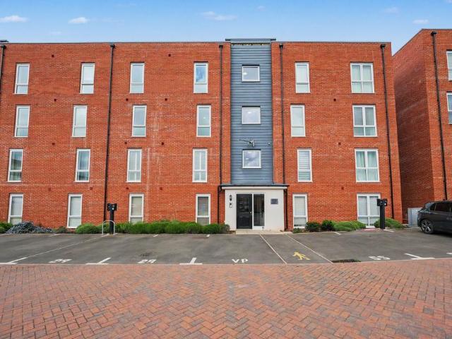 Flat for sale in Eastern Green, West Midlands