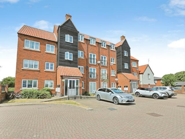 Flat for sale in East Tuddenham, Norfolk