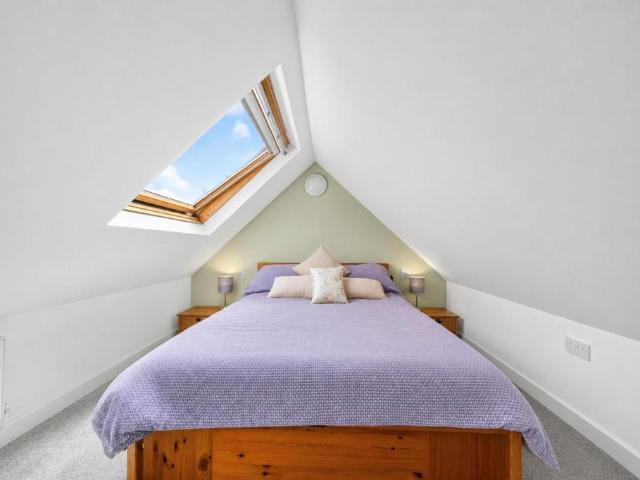 Flat for sale in London Borough of Ealing, Greater London
