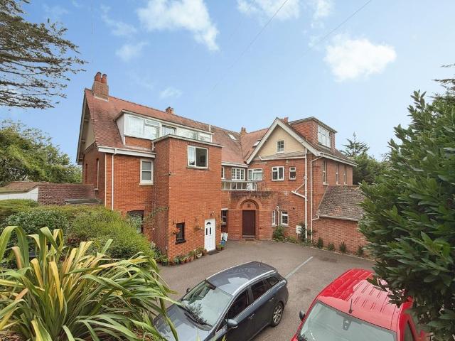 Flat for sale in Withycombe, Budlake