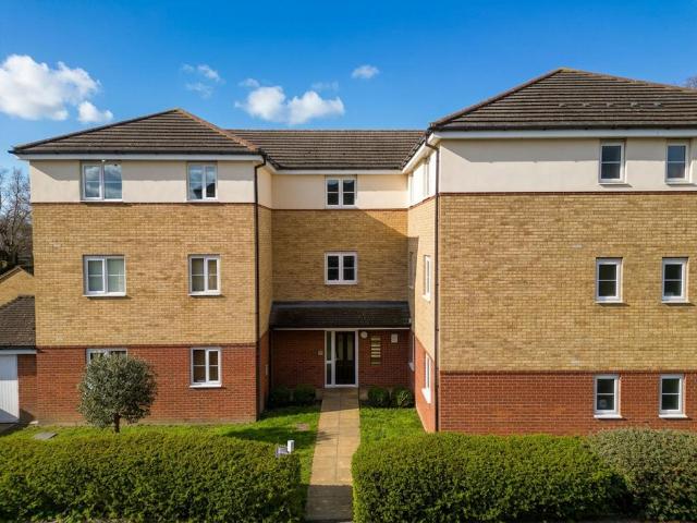 Flat for sale in Lower Green Esher, Blackhills