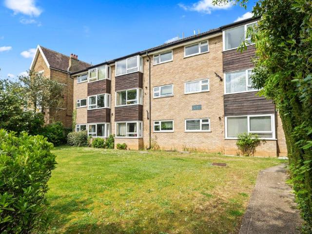 Flat for sale in Cuddington, Epsom and Ewell