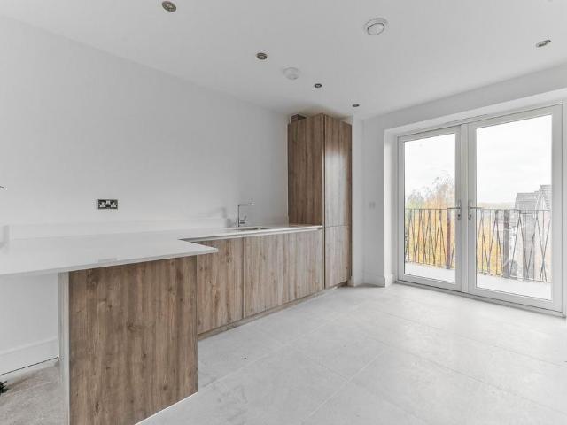 Flat for sale in London Borough of Croydon, Greater London