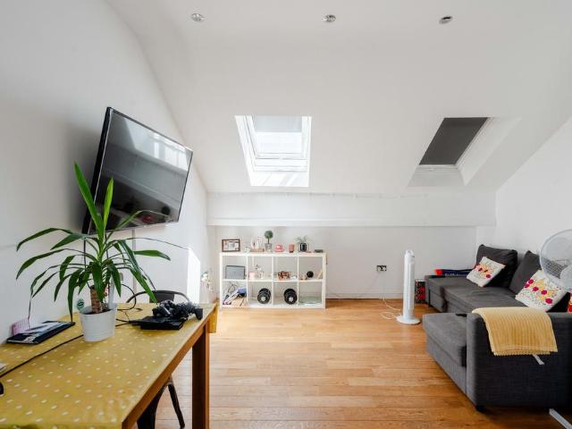 Flat for sale in Feckenham, City Of Bristol