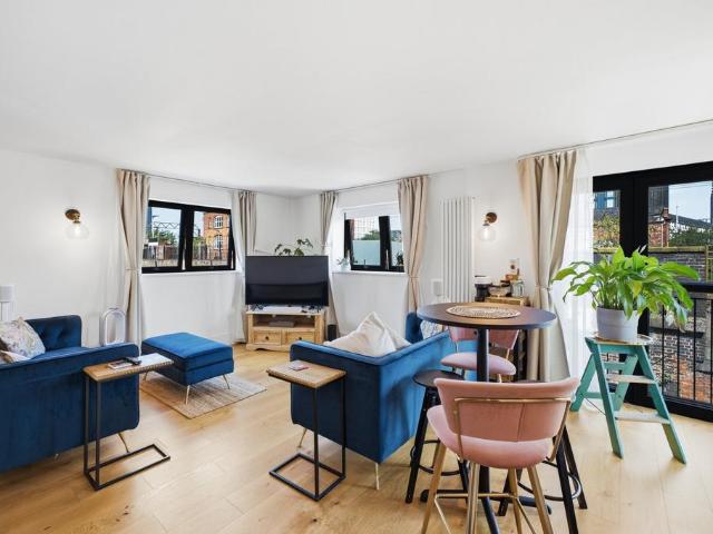Flat for sale in City Centre, Georgia