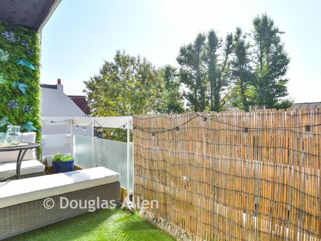 Flat for sale in Woodford Green, Greater London