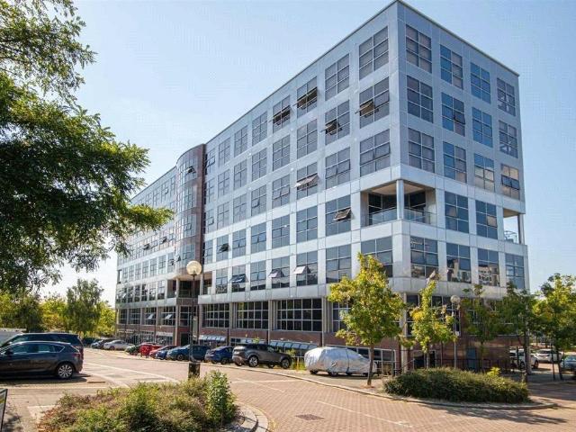 Flat for sale in Milton Keynes