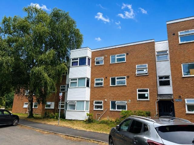 Flat for sale in Fishers Green, Shephall