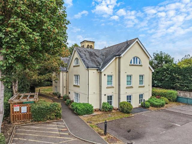 Flat for sale in Reigate, Reigate and Banstead