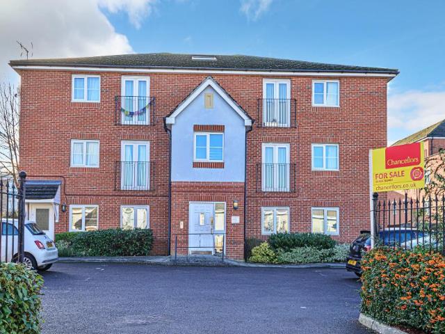 Flat for sale in Barton, The Slade