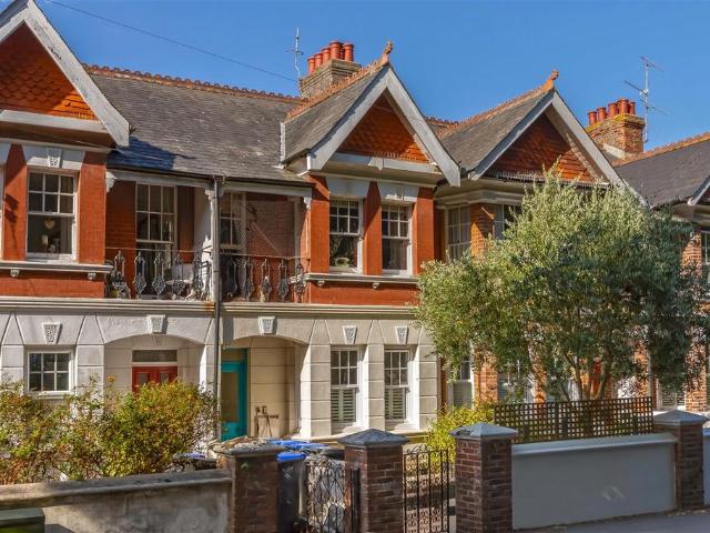 Flat for sale in West Worthing, Worthing