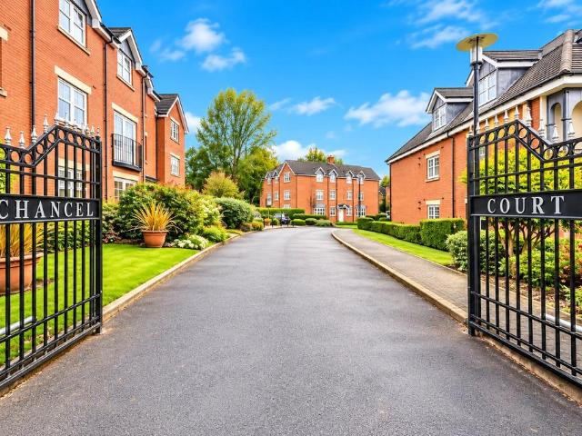 Flat for sale in Solihull, West Midlands