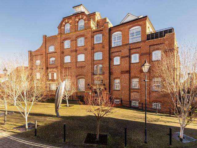 Flat for sale in Caldecott, Dromore