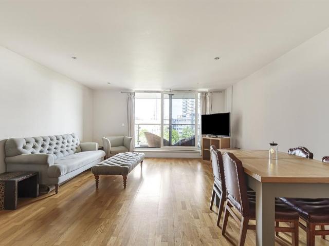 Flat for sale in Imperial Wharf, Greater London