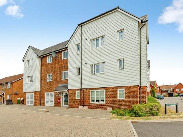 Flat for sale in Greenfields, Red Hill