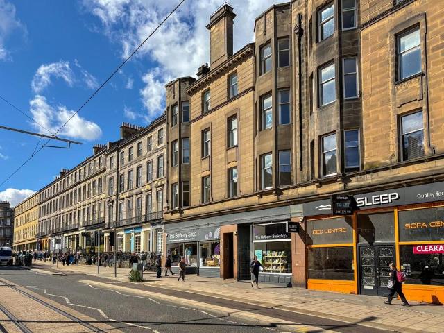 Flat for sale in Gayfield, Broughton