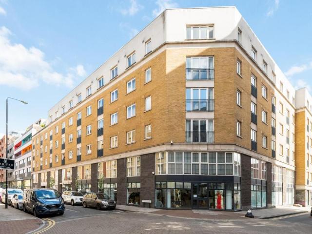 Flat for sale in St. George in the East, Whitechapel