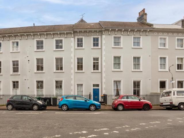Flat for sale in Round Hill, Brighton & Hove