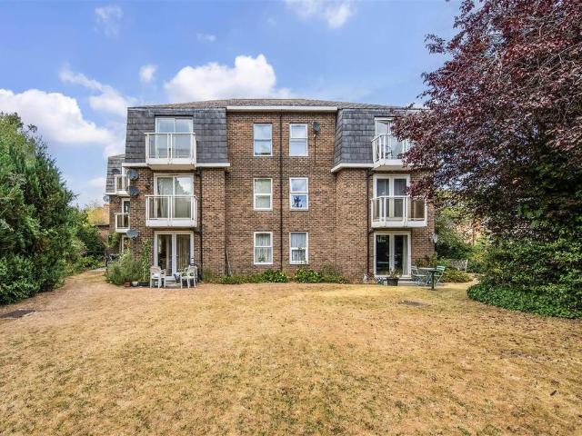 Flat for sale in Barton Stacey, Hampshire