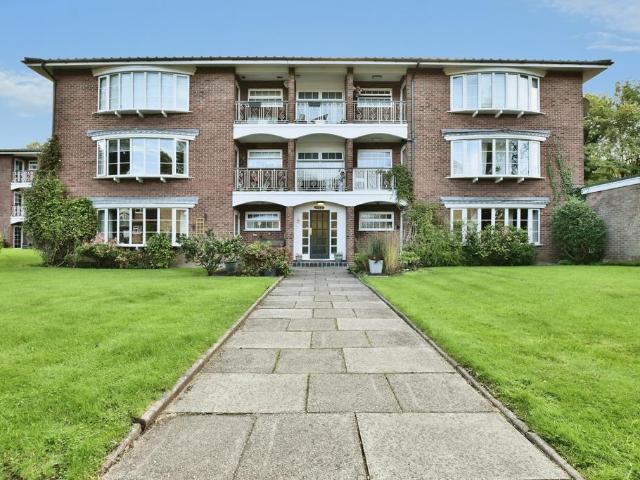 Flat for sale in Alderley Edge