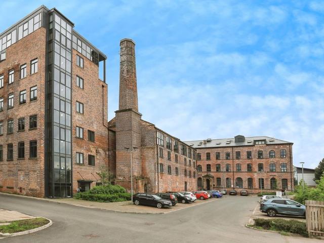 Flat for sale in Hunslet, West Yorkshire