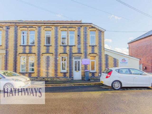 Flat for sale in Sebastopol, Cwmbrân