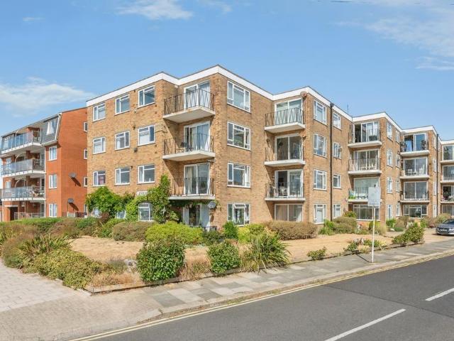 Flat for sale in Alton Barnes, Essex