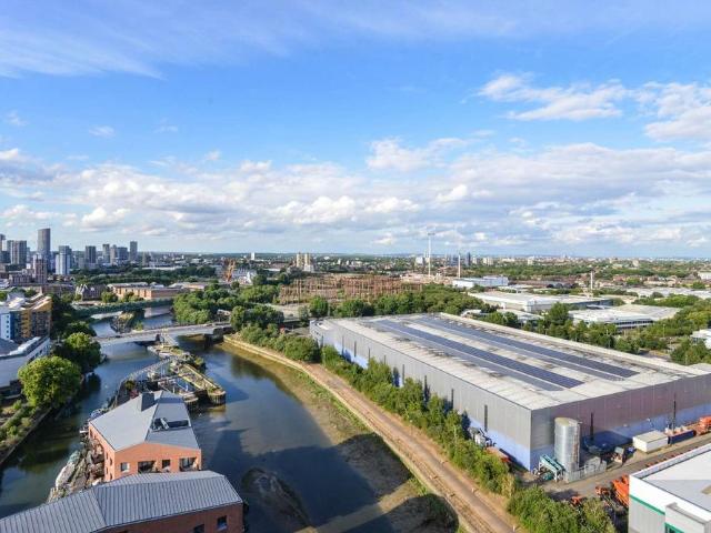 Flat for sale in Bromley-by-Bow, Poplar Grove