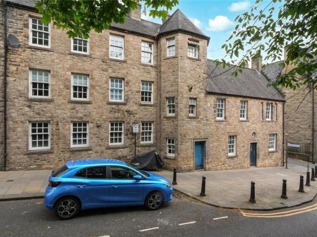 Flat for sale in Cambuskenneth, Scotland