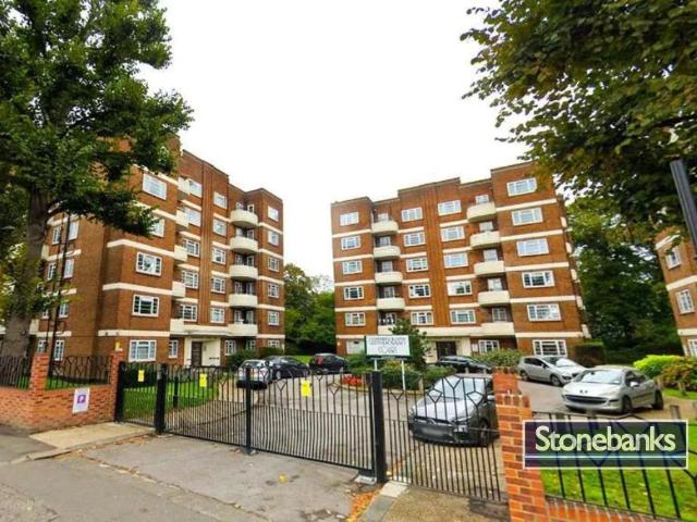 Flat for sale in London Borough of Ealing, Greater London