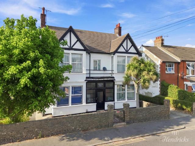 Flat for sale in North Shoebury, Alton Barnes