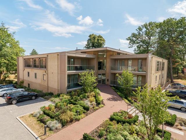 Flat for sale in Sunningdale