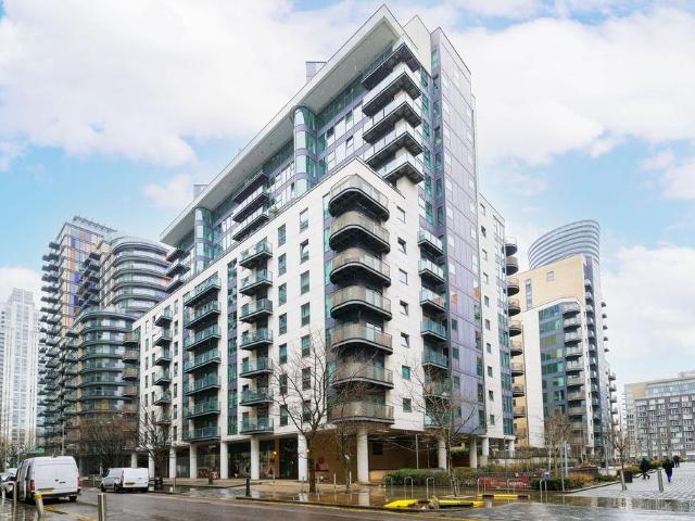 Flat for sale in Isle Of Dogs, Isle Of Man