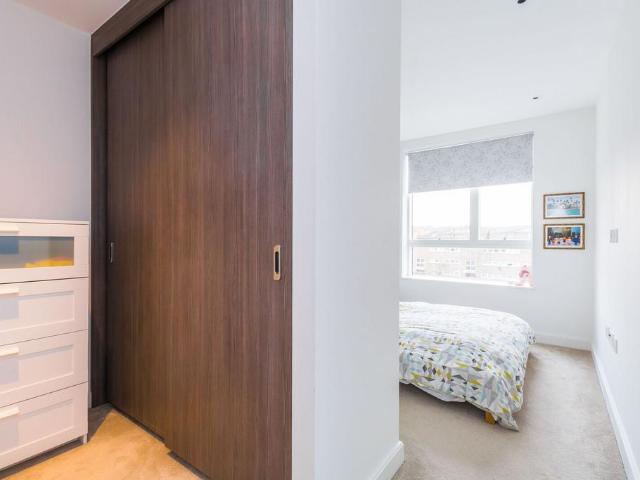 Flat for sale in Hornsey, Greater London