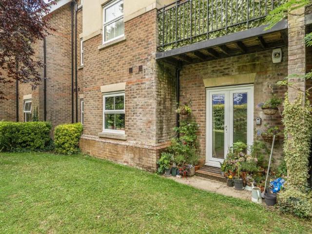 Flat for sale in Helford, Hampshire