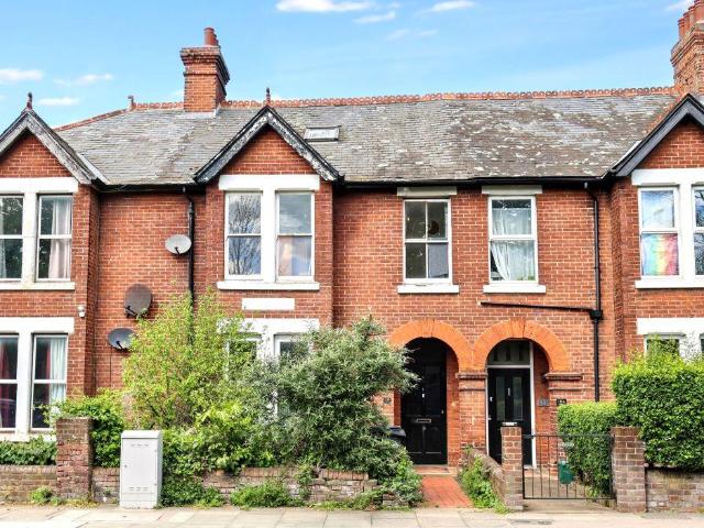 Flat for sale in Barracks, The Bridge
