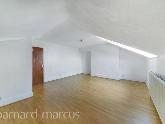 Flat for sale in London Borough of Croydon, Greater London