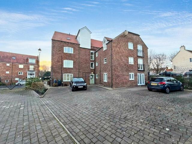 Flat for sale in Stockton-on-tees