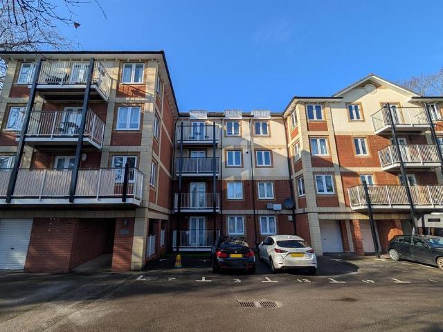 Flat for sale in Banister's Park, City Of Southampton