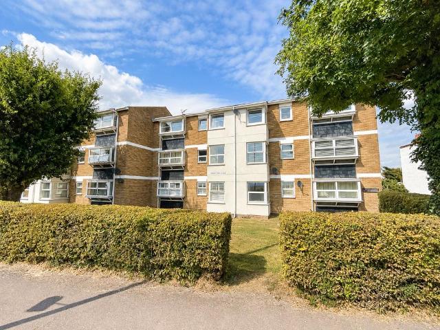 Flat for sale in Essex