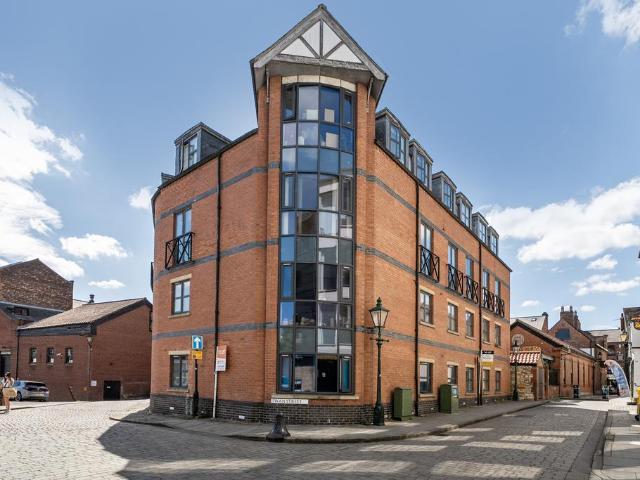 Flat for sale in New Boultham, Brayford